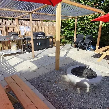 Priory Glamping Pods And Guest Campingplatz *