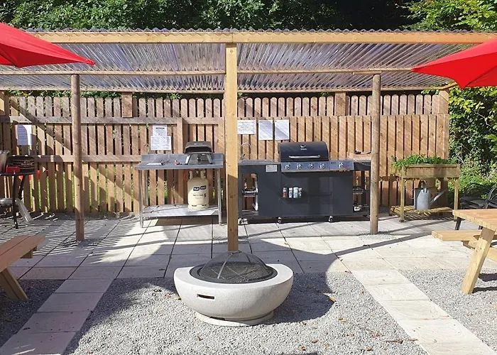 Kemp Priory Glamping Pods And Guest *