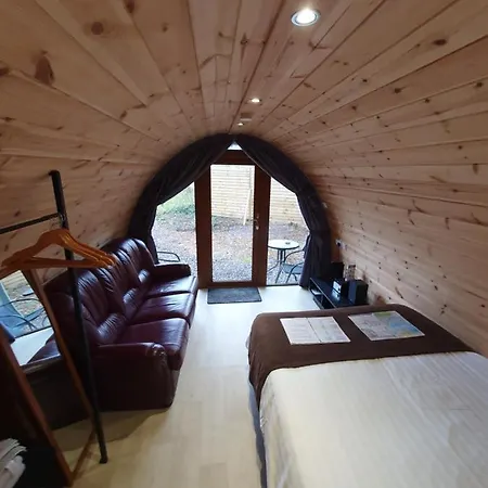 Priory Glamping Pods And Guest 캠프장 킬라니