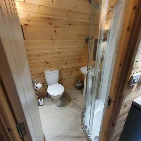 Priory Glamping Pods And Guest 캠프장 킬라니