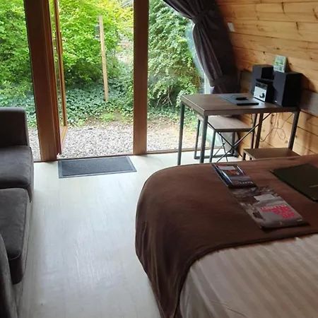 Priory Glamping Pods And Guest 캠프장 *