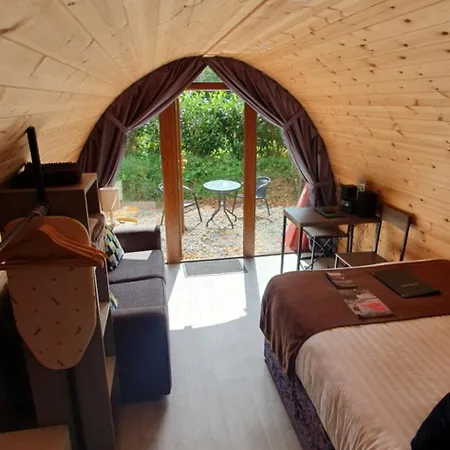 Priory Glamping Pods And Guest 킬라니