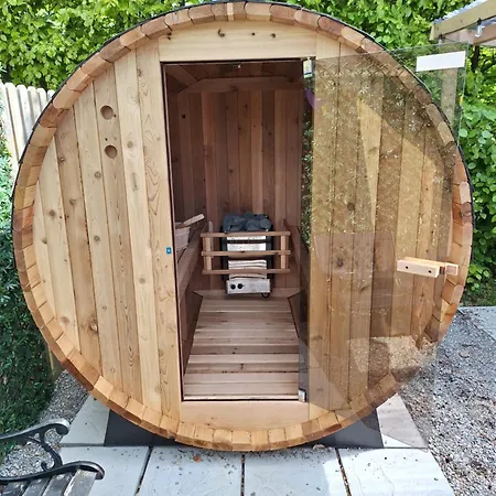 캠프장 Priory Glamping Pods And Guest