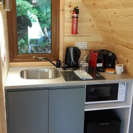 Priory Glamping Pods And Guest 캠프장 킬라니